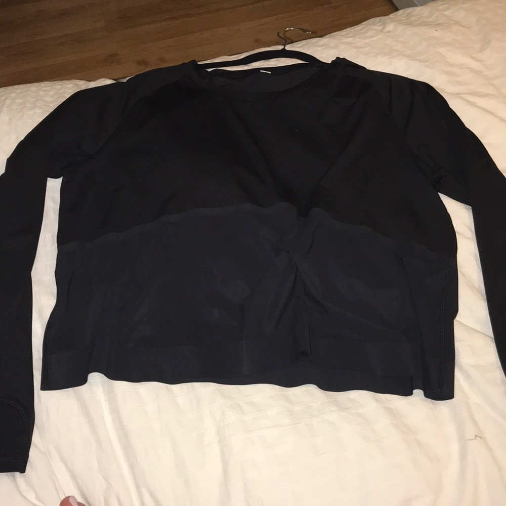 Lulu lemon workout long sleeve- worn max 4 times
